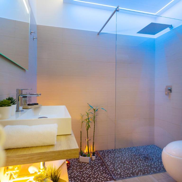 Le Suites Del Duomo - King Room with Spa Bath - 9