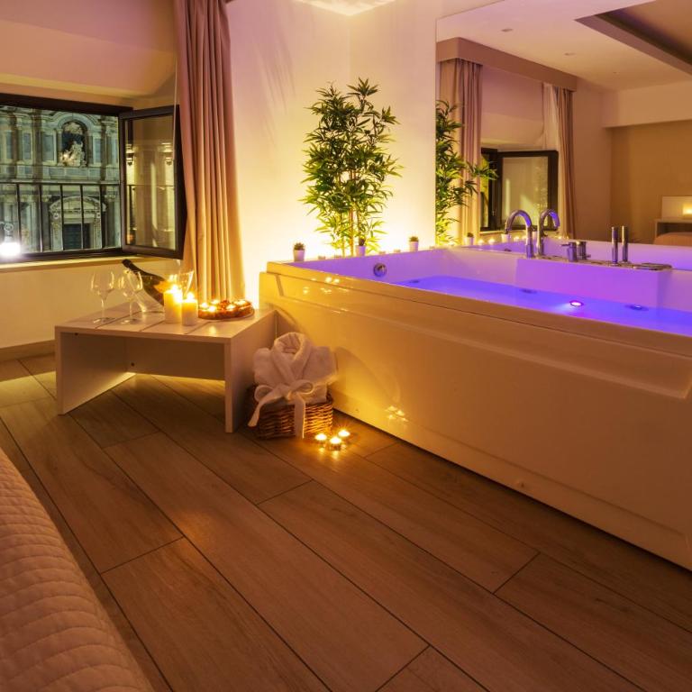 Le Suites Del Duomo - King Room with Spa Bath - 16