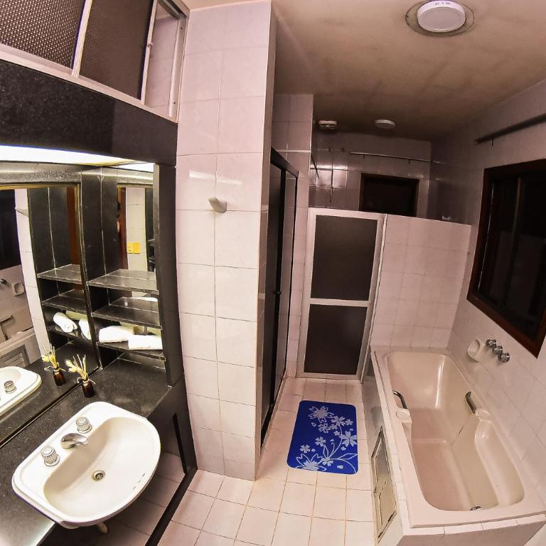 Palmera Hotel CDE - Habitación Cuádruple con baño privado - 5