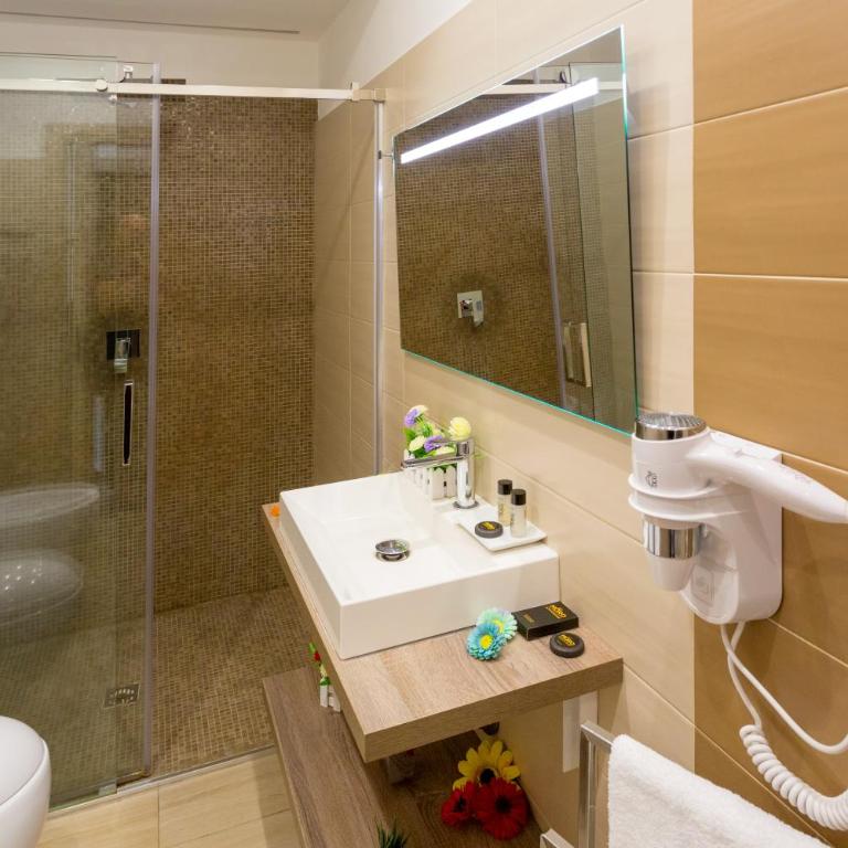 Le Suites Del Duomo - Queen Room with Balcony - 1