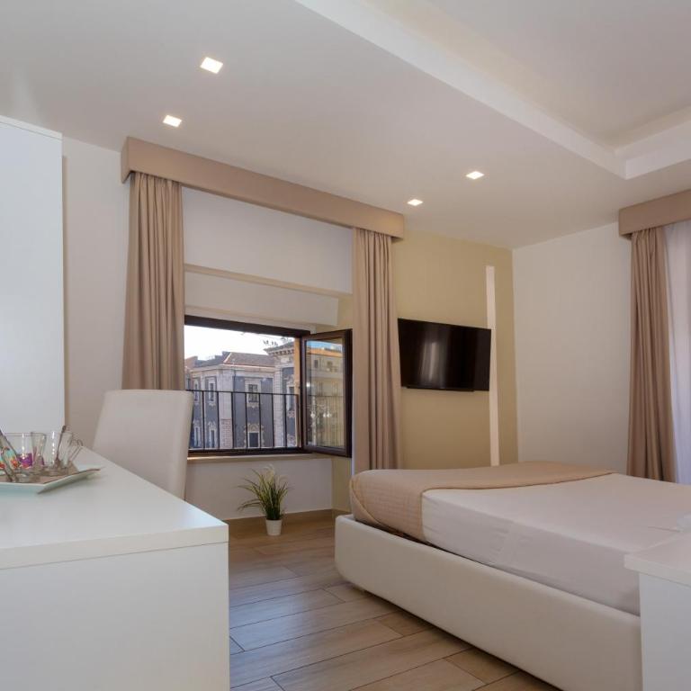 Le Suites Del Duomo - Queen Room with Balcony - 7