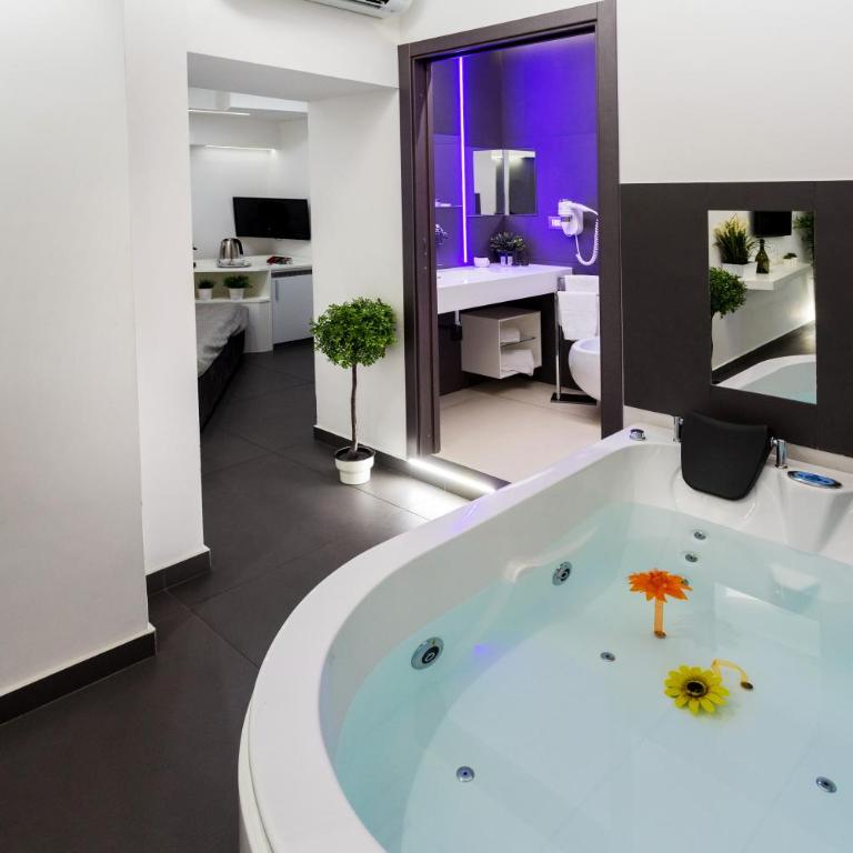 Le Suites Del Duomo - Queen Room with Spa Bath - 4