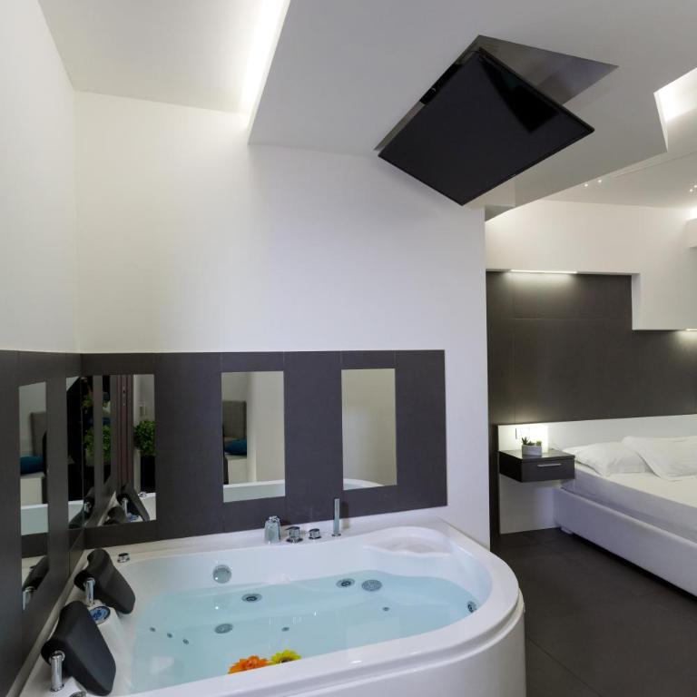 Le Suites Del Duomo - Queen Room with Spa Bath - 5