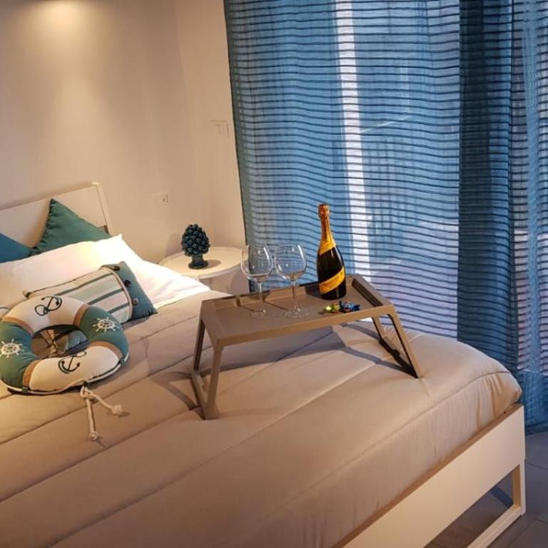 LA FINESTRA SUL PORTO - Deluxe Double Room with Balcony and Sea View - 2