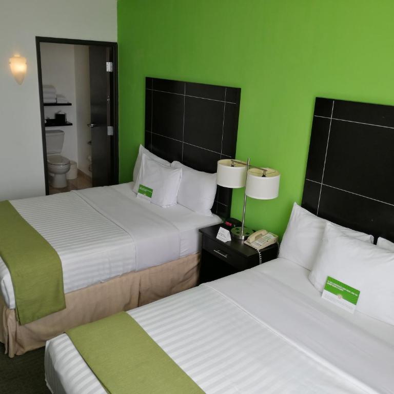 La Quinta by Wyndham Puebla Palmas Angelopolis - Habitación Doble Deluxe con 2 camas dobles - Adaptada para personas de movilidad reducida - No fumadores - 2