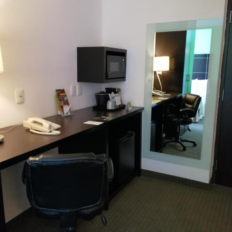 La Quinta by Wyndham Puebla Palmas Angelopolis - Habitación Doble Deluxe con 2 camas dobles - Adaptada para personas de movilidad reducida - No fumadores - 4