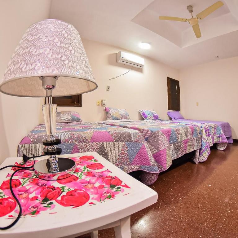 Palmera Hotel CDE - Habitación Triple Básica con baño compartido - 1