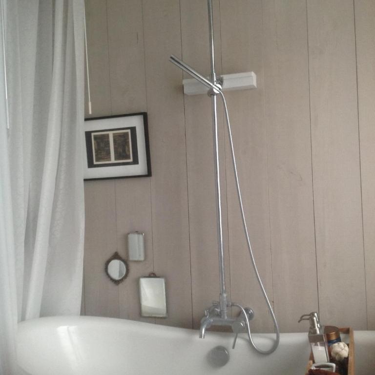 Petit cocon lillois:Cheminée & jardin - Double Room with Private External Bathroom - 24
