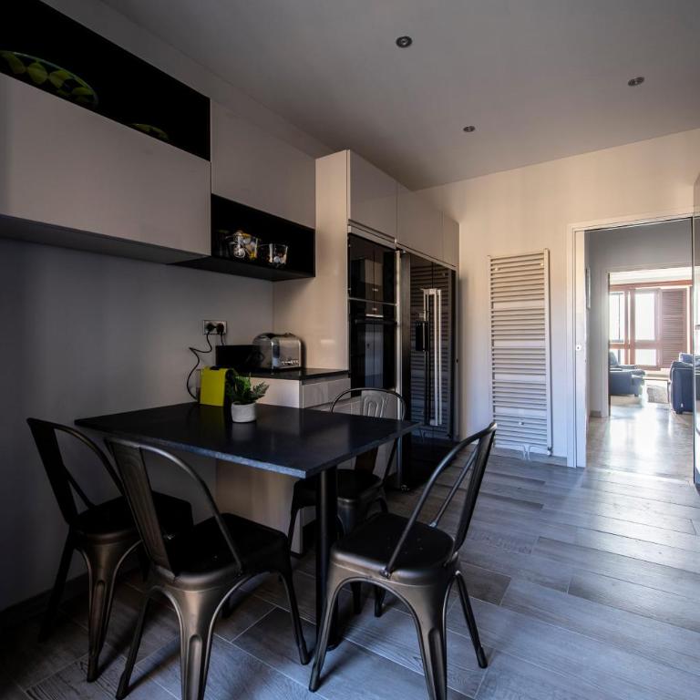 Appartement Front de Mer Hyper Centre - Three-Bedroom Apartment - 27