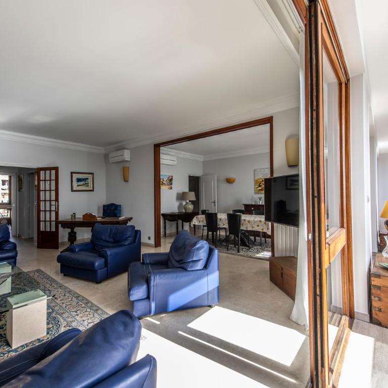 Appartement Front de Mer Hyper Centre - Three-Bedroom Apartment - 13