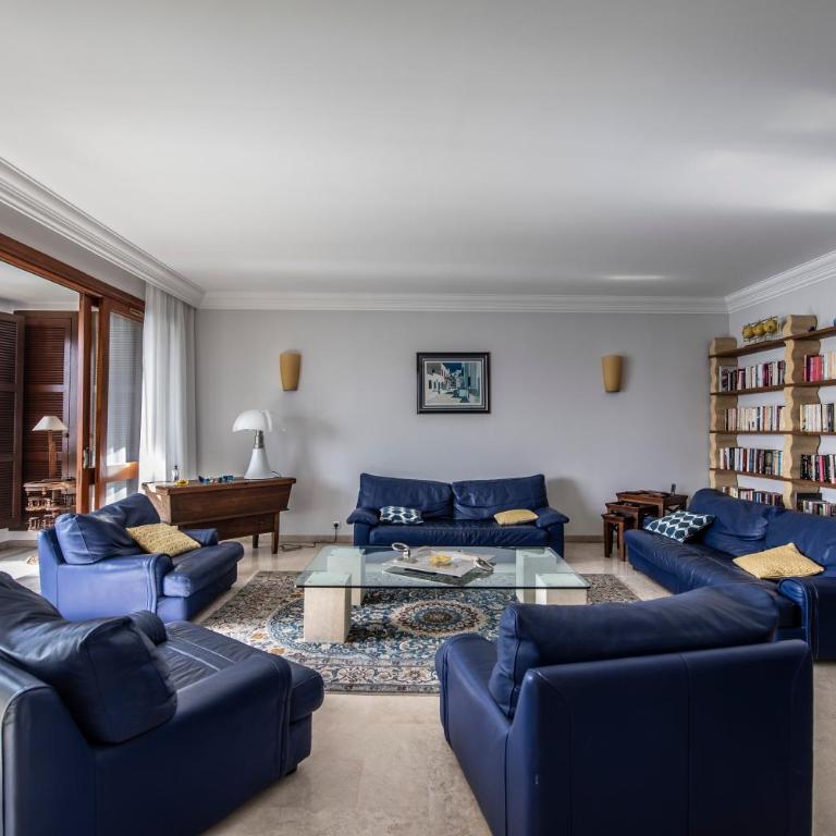 Appartement Front de Mer Hyper Centre - Three-Bedroom Apartment - 8