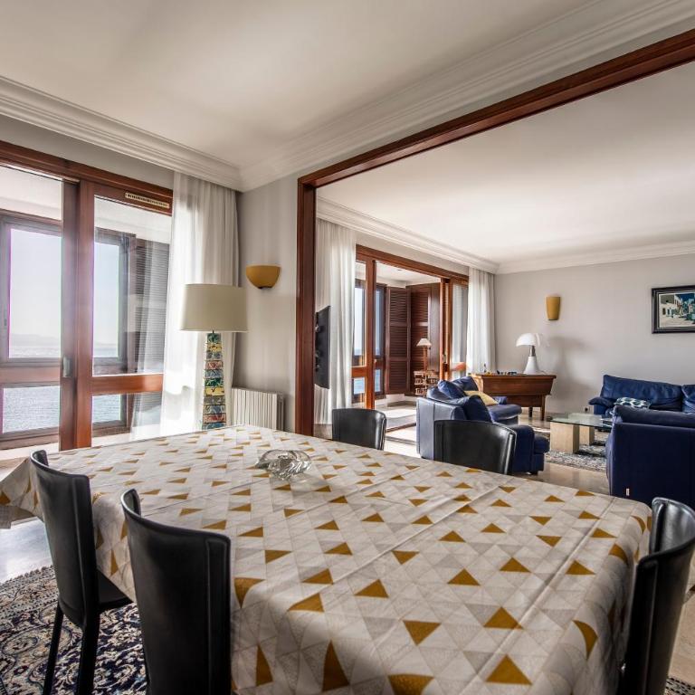 Appartement Front de Mer Hyper Centre - Three-Bedroom Apartment - 9