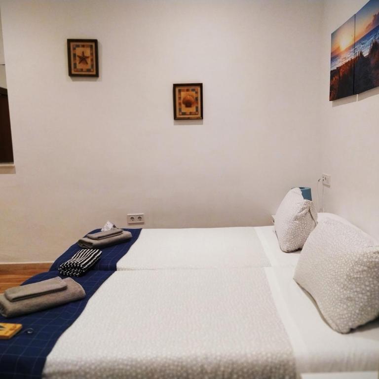 Hostal Casa Nautilus - Habitación Doble interior con baño privado - 2 camas - 7
