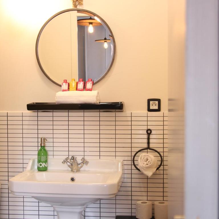 HO36 Hostel Lyon - Chambre Familiale avec Salle de Bains Privative - 2