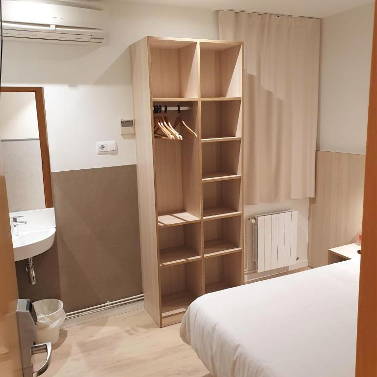 Hostal BESTPRICE Barcelona Stadium - Single Room - 1
