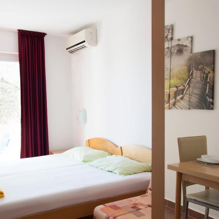 Apartments Đurović - Studio with Terrace - 5