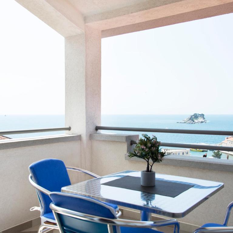 Apartments Đurović - Comfort One-Bedroom Apartment with Terrace and Sea View - 2