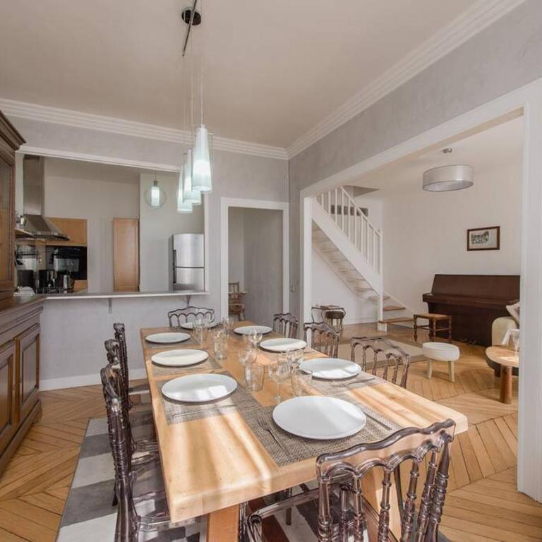 EXCEPTIONNEL !!! VENEZ SEJOURNER DANS LES 3 SUITES D'UN AUTHENTIQUE ANCIEN PALACE DE LA "BELLE EPOQUE" de 1874 !!! UNIQUE !!! - Appartement en Duplex - 19