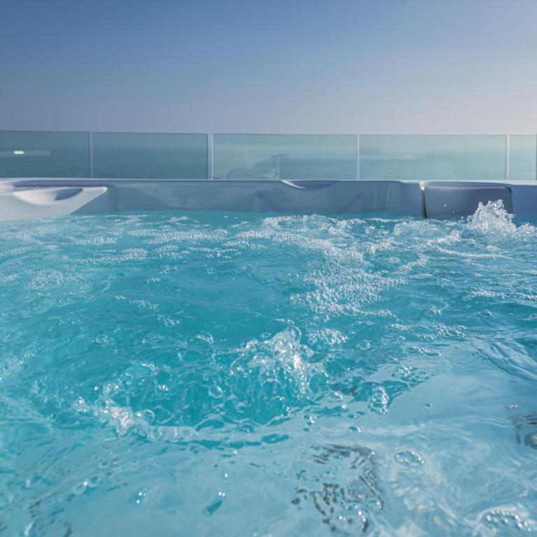 Modern sea front jacuzzi Blue Sky - Two-Bedroom Apartment - 27