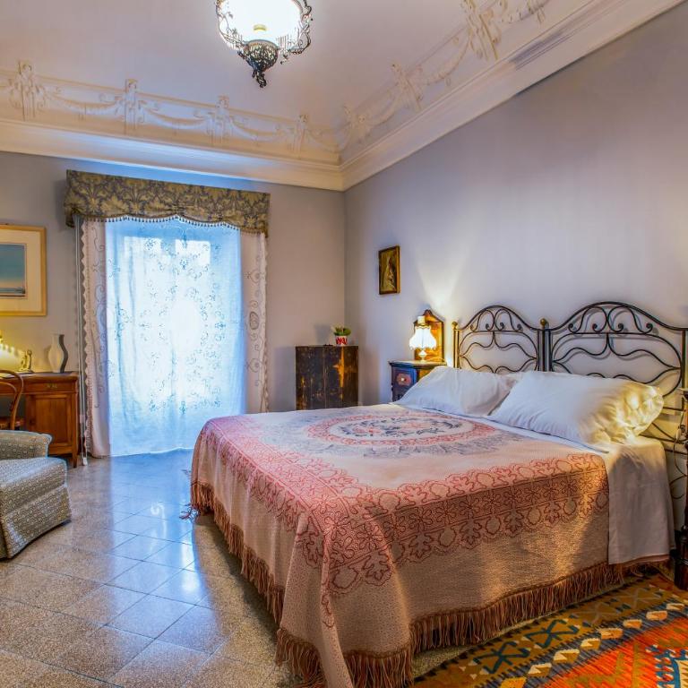 Palazzo Degli Antoci - Camera Matrimoniale Deluxe con Balcone - 1