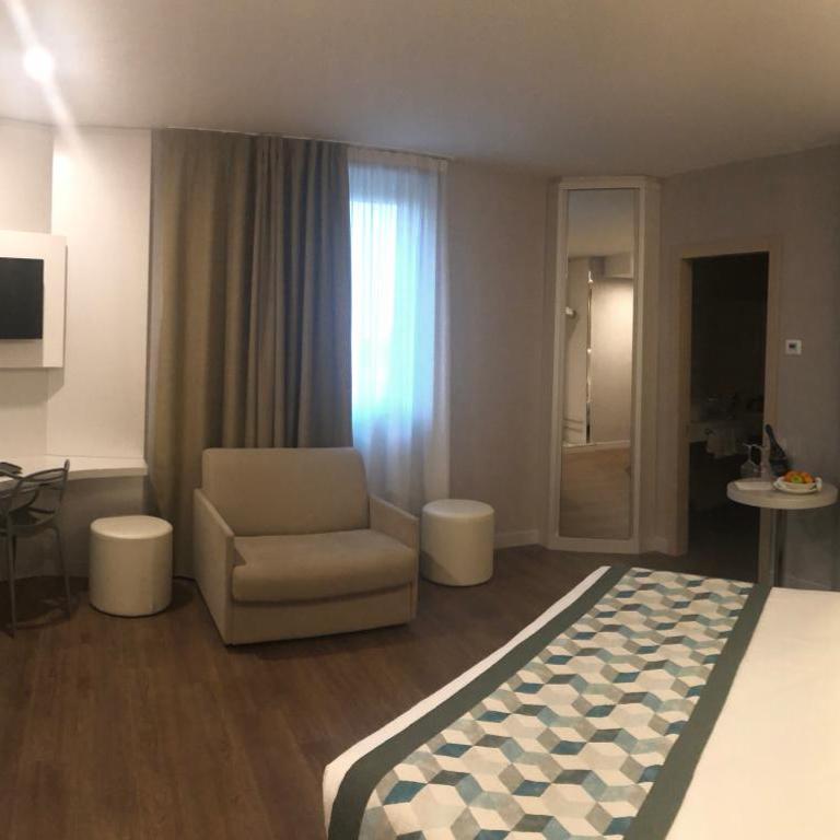 Ark Hotel - Suite - 4