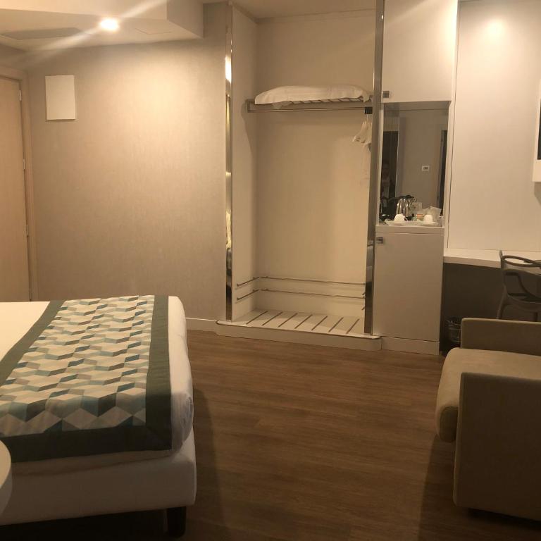 Ark Hotel - Suite - 3