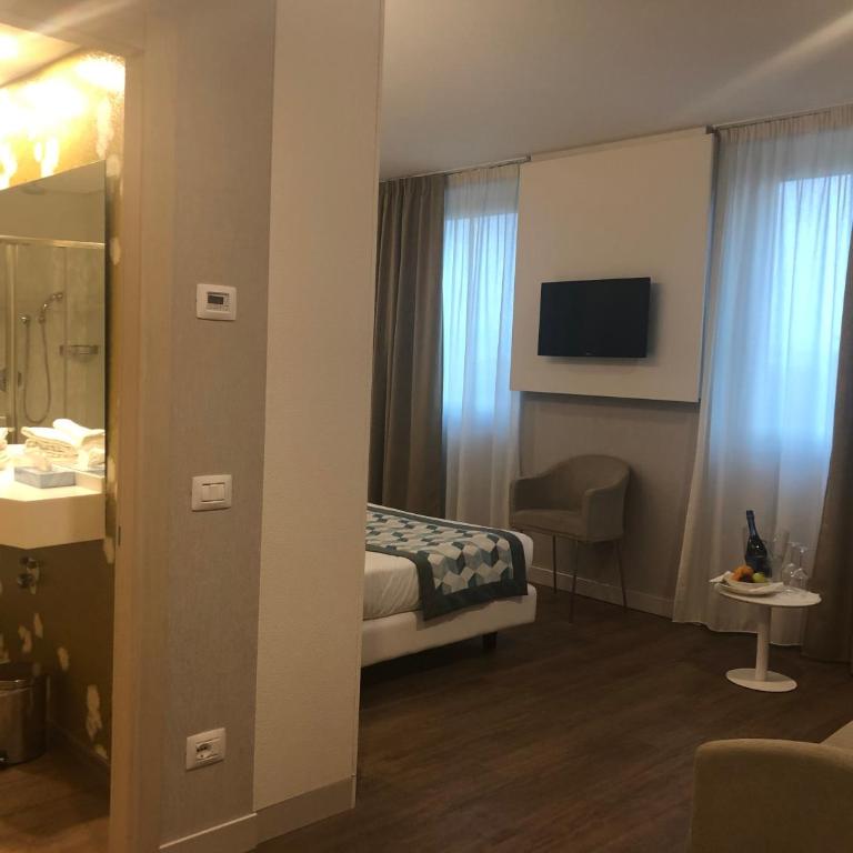 Ark Hotel - Suite - 2