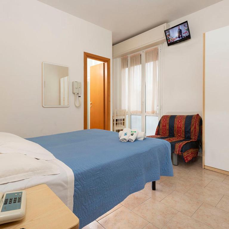 Hotel Petrarca - Camera Matrimoniale/Doppia con Letti Singoli con Balcone - 5