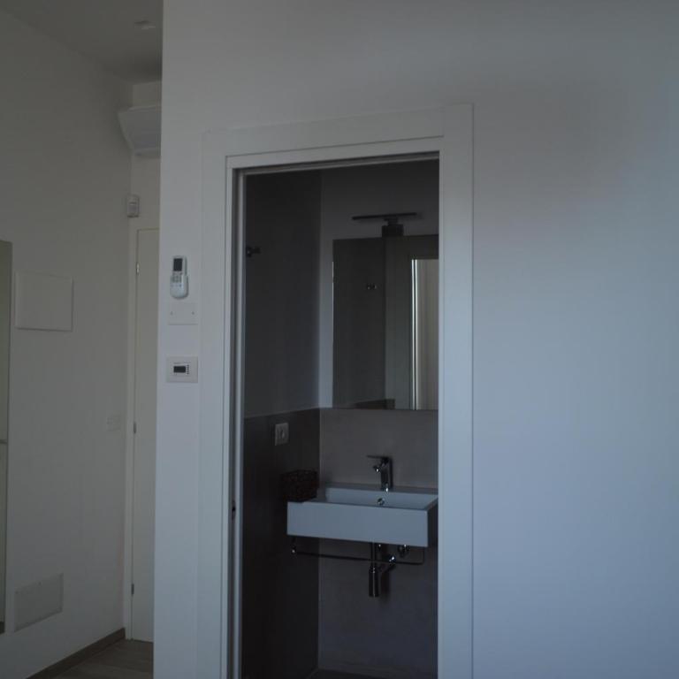 Camere Scandellara 24 - Camera Matrimoniale con Bagno Privato - 29