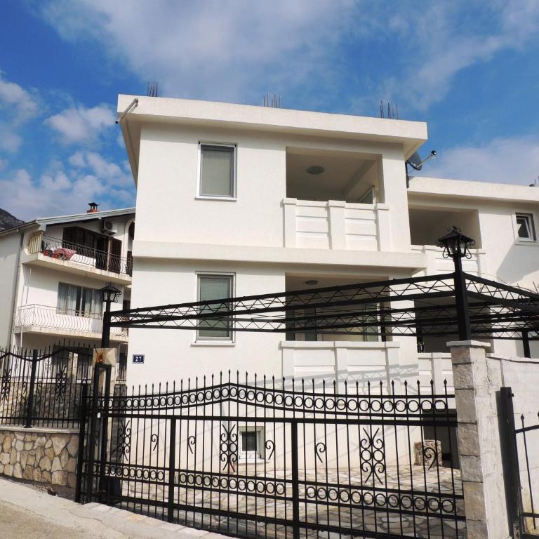 Apartment Šušanj - Bar - One-Bedroom Apartment - 1