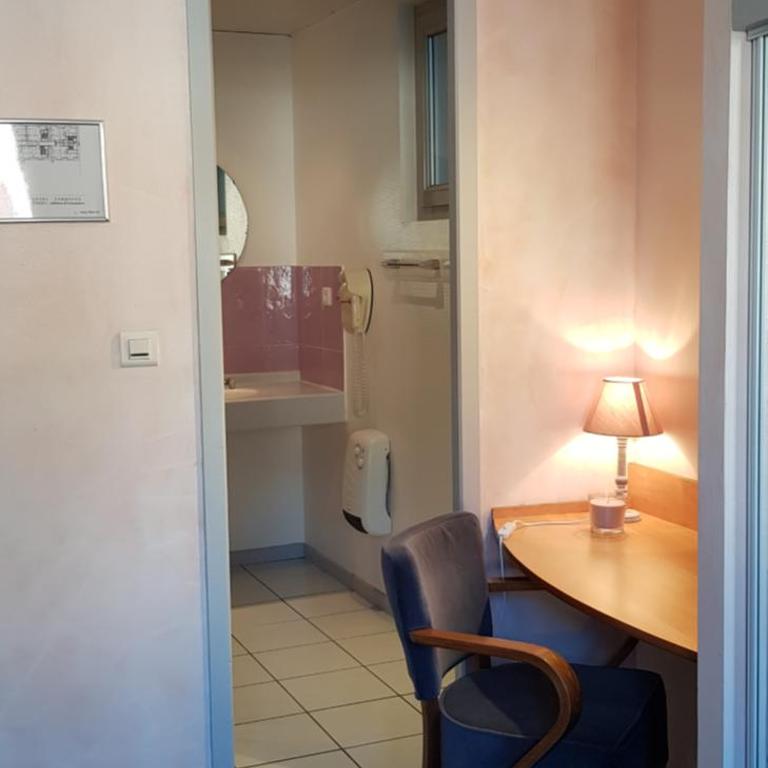 Logis Hôtel Terminus - Chambre Lits Jumeaux - 4
