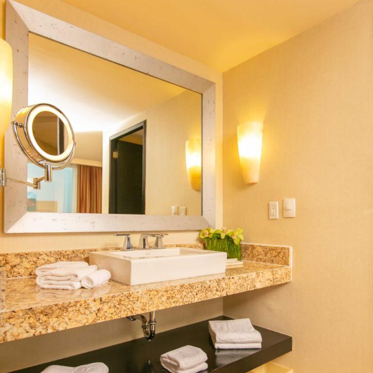 Hotel Marquis Reforma - Deluxe King Room - 1