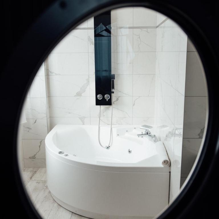 Amirauté - Chambre Double avec Baignoire Spa - 2