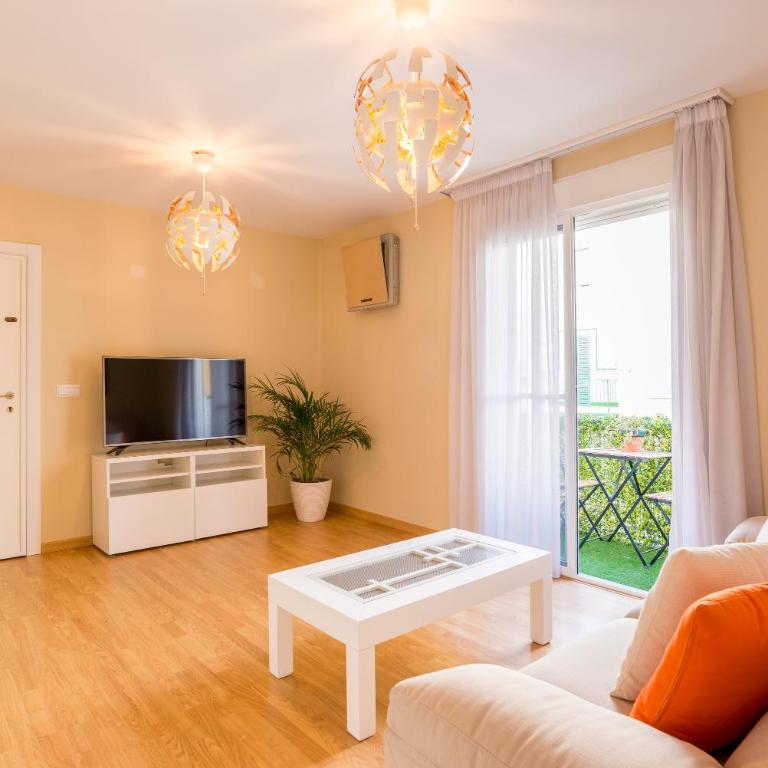 Alferez II by ELE Apartments - Deluxe Apartment - 1