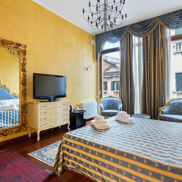 Top Venice Apartments and Rooms Ostreghe Bridge - Ampia Camera Matrimoniale - 5