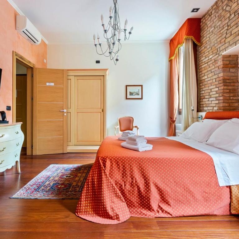Top Venice Apartments and Rooms Ostreghe Bridge - Ampia Camera Matrimoniale - 5
