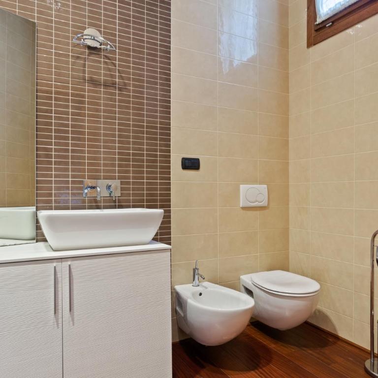 Top Venice Apartments and Rooms Ostreghe Bridge - Appartamento Deluxe con 1 Camera da Letto e Vista Città - 8