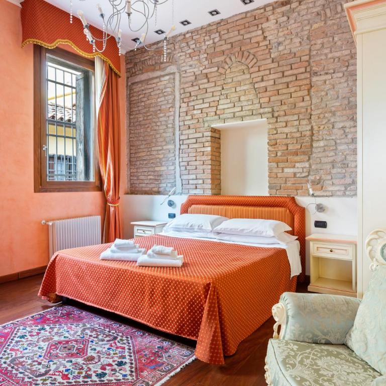 Top Venice Apartments and Rooms Ostreghe Bridge - Ampia Camera Matrimoniale - 4