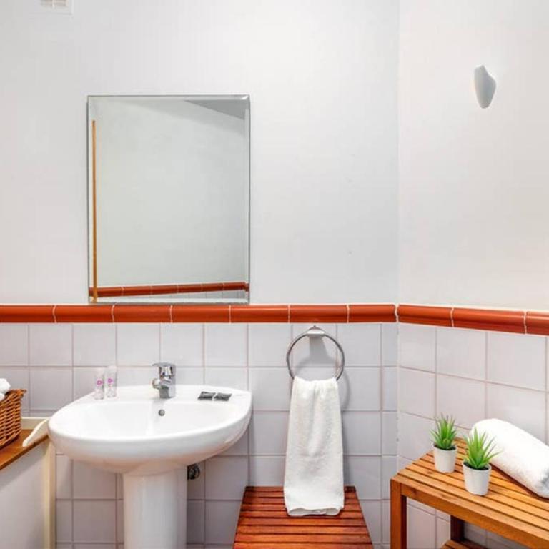 Lovely seaview apartment by Costarentals - Ref 106 - Two-Bedroom Apartment - 33