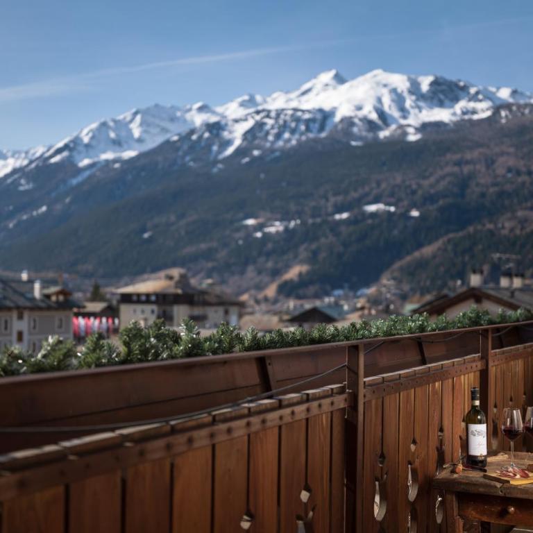 Hotel Meublè Garnì della Contea - Camera Familiare Superior con Balcone e Vista Montagna - 1