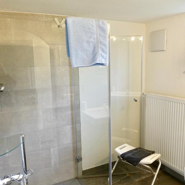 Ferienwohnung #4 mit Terrasse in zentraler dennoch ruhiger Lage - Stadtbus vor der Tür! - One-Bedroom Apartment - 8
