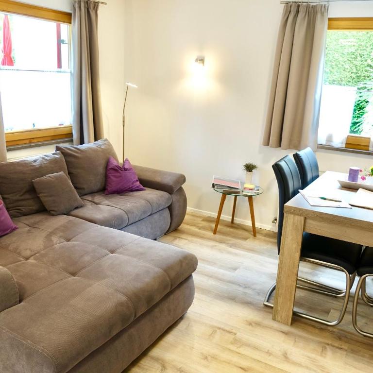 Ferienwohnung #4 mit Terrasse in zentraler dennoch ruhiger Lage - Stadtbus vor der Tür! - One-Bedroom Apartment - 2