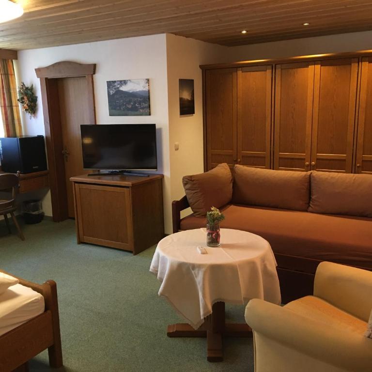 Kur- und Ferienhotel Haser - Standard Dreibettzimmer - 6