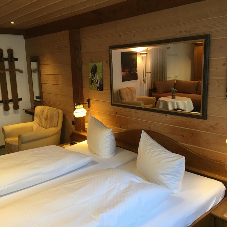 Kur- und Ferienhotel Haser - Standard Dreibettzimmer - 2
