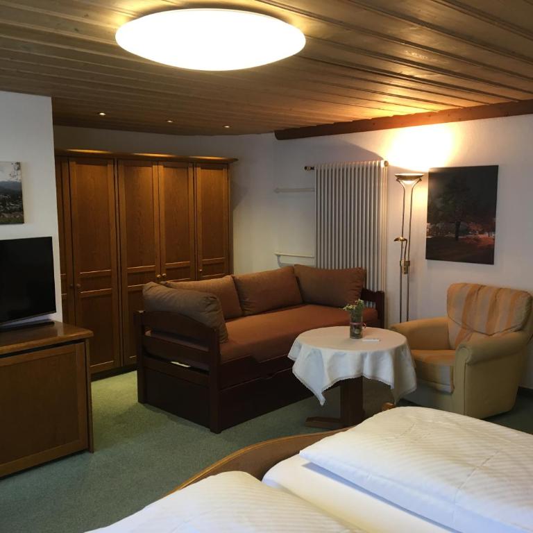 Kur- und Ferienhotel Haser - Standard Dreibettzimmer - 4
