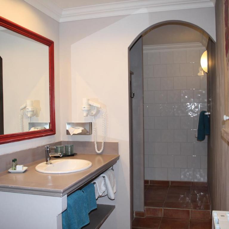 Le Mas Vigneron - Habitación con cama extragrande. - 2