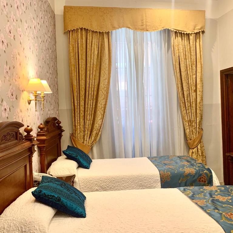 Hotel Europa Boutique Sevilla - Habitación con cama grande - 27