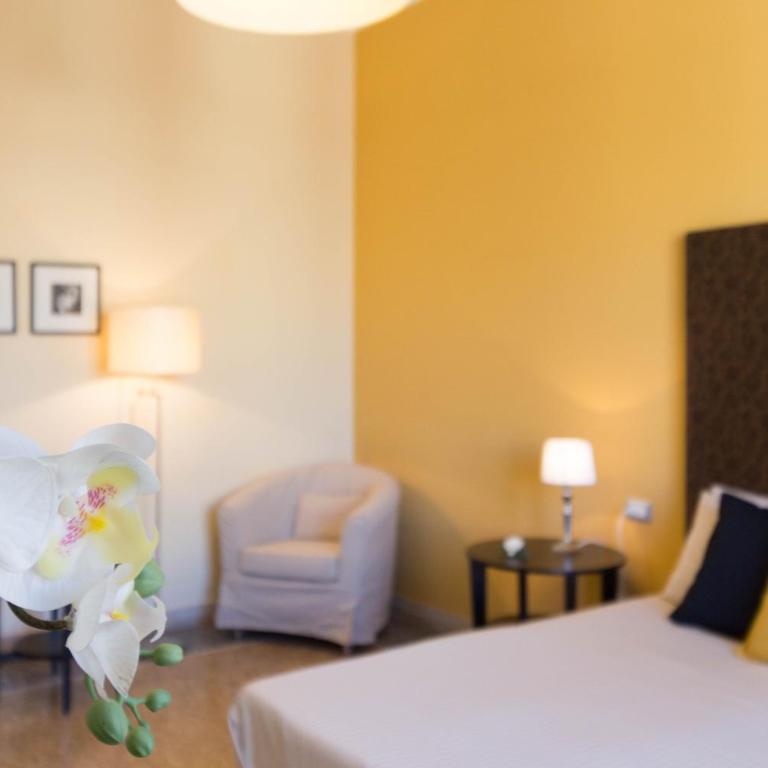 Al Porto Di Cagliari - Deluxe Double or Twin Room with Balcony - 9