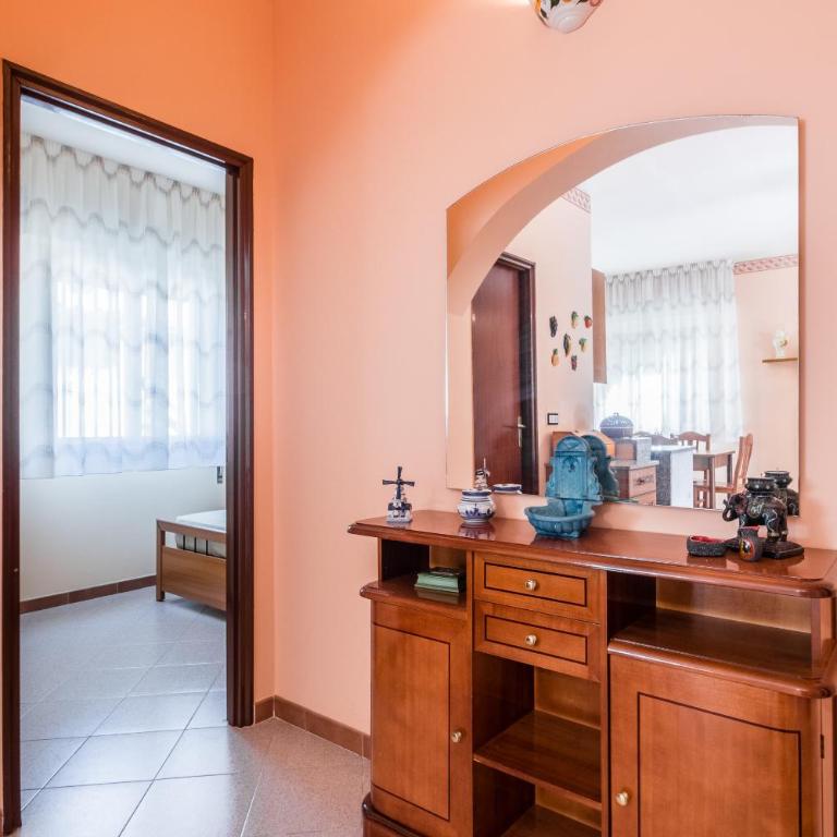 Red house near the sandy beach, parking & wi-fi - Casa con 3 Camere da Letto - 11