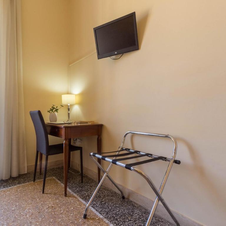 Al Porto Di Cagliari - Deluxe Double or Twin Room with Balcony - 6